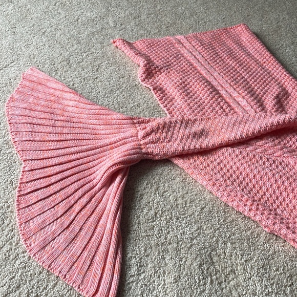 Gorgeous mermaid blanket - Picture 3 of 3